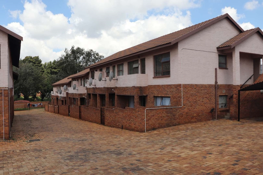2 Bedroom Property for Sale in Florida Gauteng
