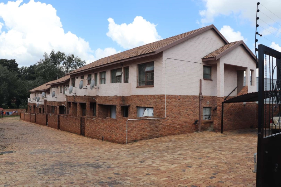 2 Bedroom Property for Sale in Florida Gauteng