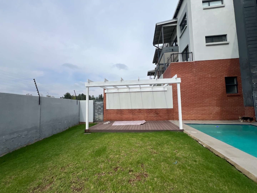 To Let 1 Bedroom Property for Rent in Lonehill Gauteng