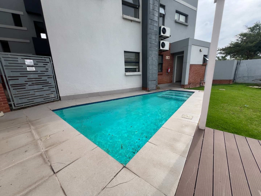 To Let 1 Bedroom Property for Rent in Lonehill Gauteng