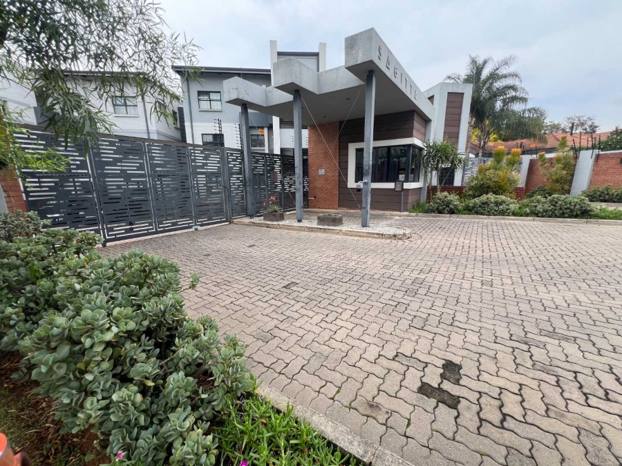 To Let 1 Bedroom Property for Rent in Lonehill Gauteng