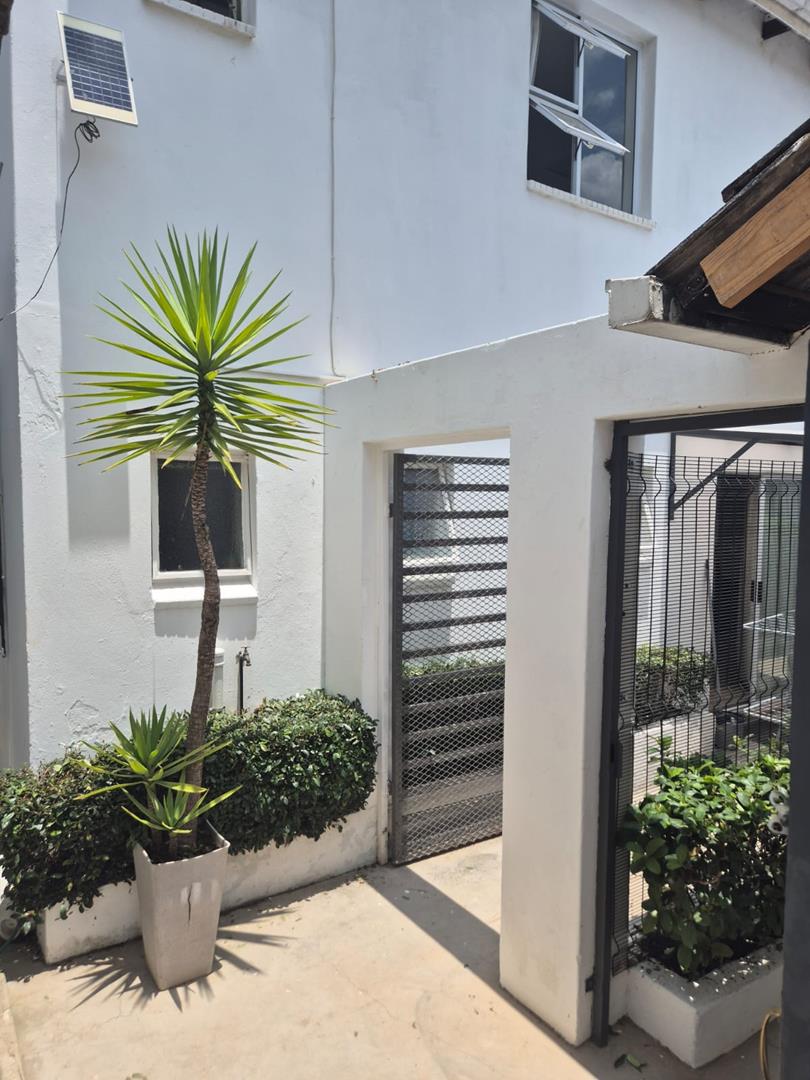 To Let 2 Bedroom Property for Rent in Parktown North Gauteng