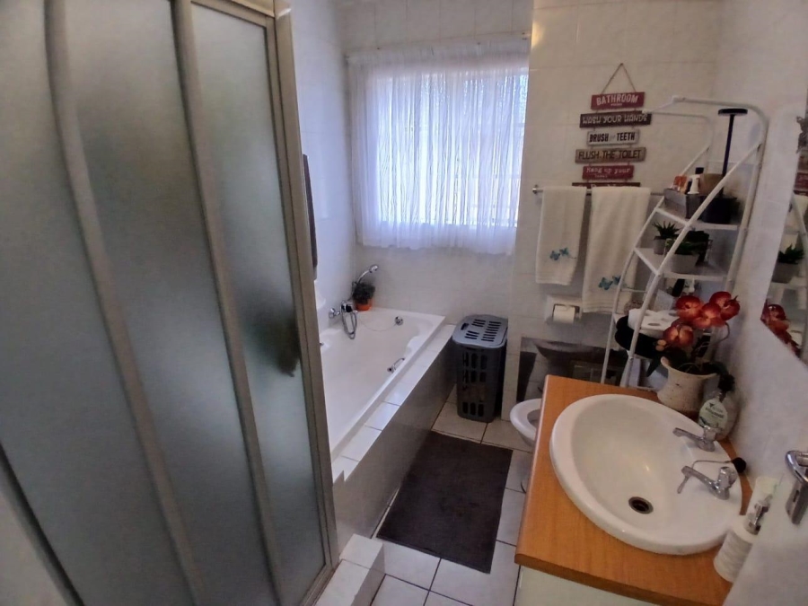 2 Bedroom Property for Sale in Lambton Gauteng
