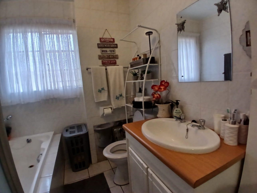 2 Bedroom Property for Sale in Lambton Gauteng