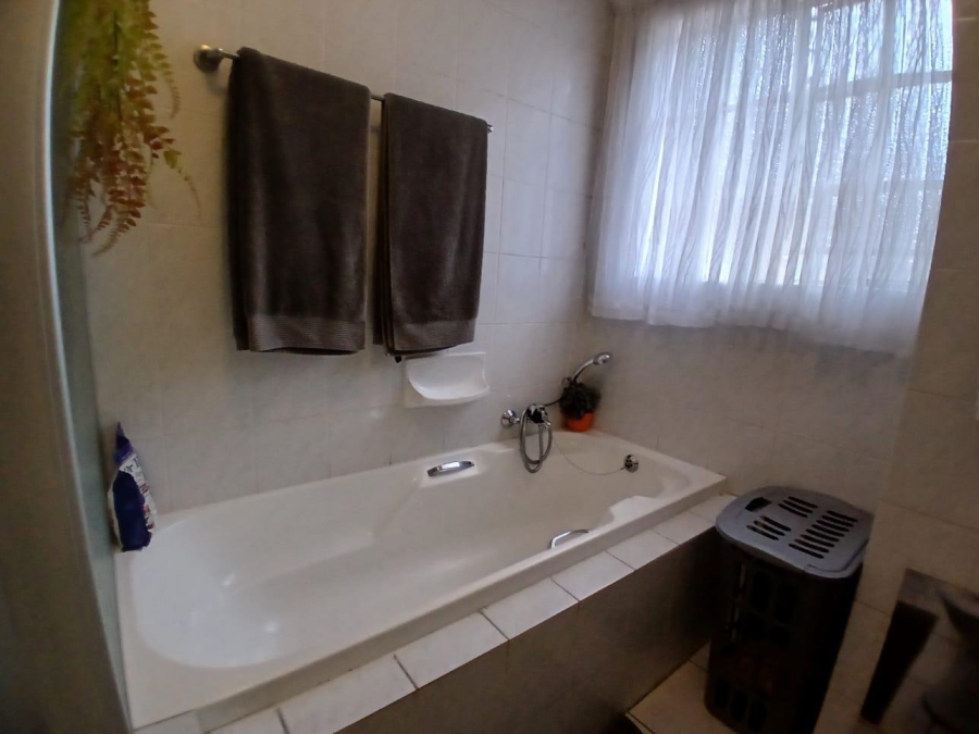 2 Bedroom Property for Sale in Lambton Gauteng