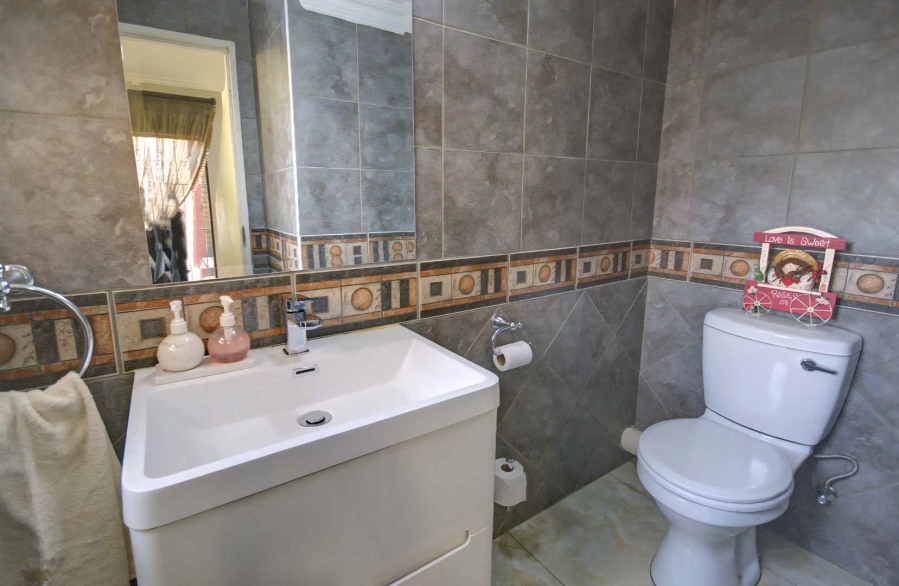 4 Bedroom Property for Sale in Meyersdal Gauteng