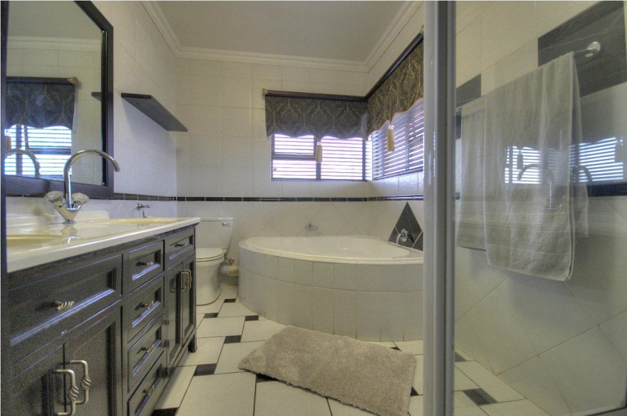 4 Bedroom Property for Sale in Meyersdal Gauteng