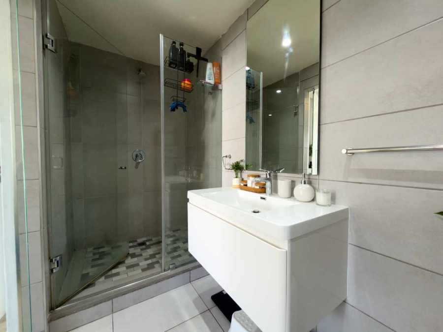 2 Bedroom Property for Sale in Eye of Africa Gauteng