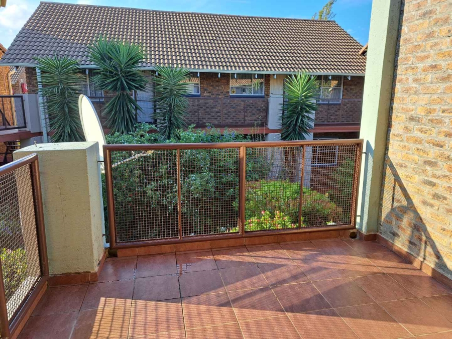 2 Bedroom Property for Sale in Ravenswood Gauteng