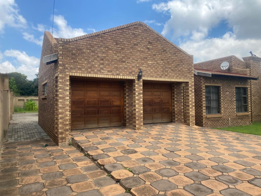 3 Bedroom Property for Sale in Klippoortje Gauteng