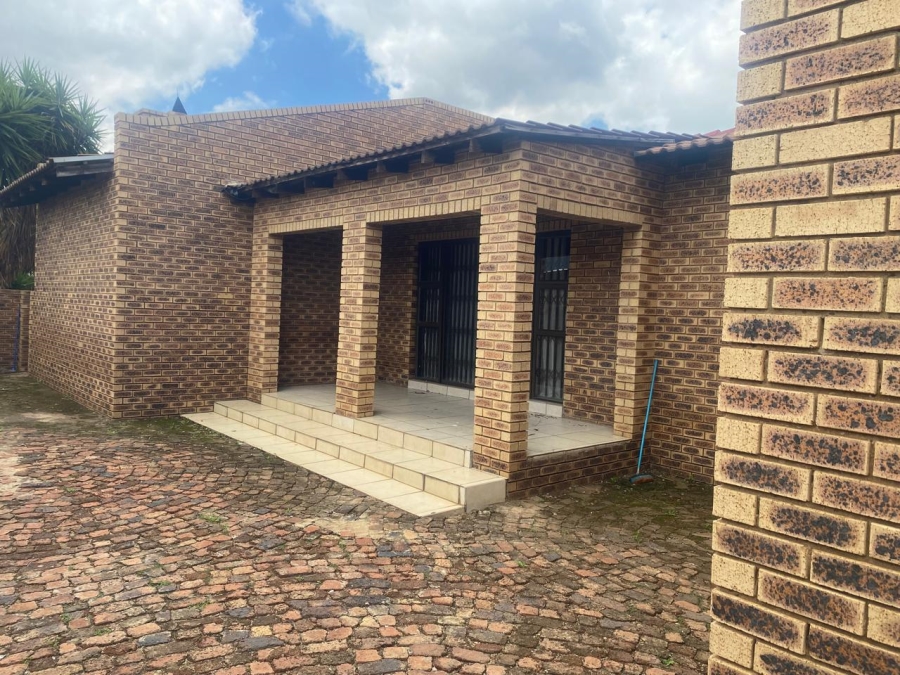 3 Bedroom Property for Sale in Klippoortje Gauteng