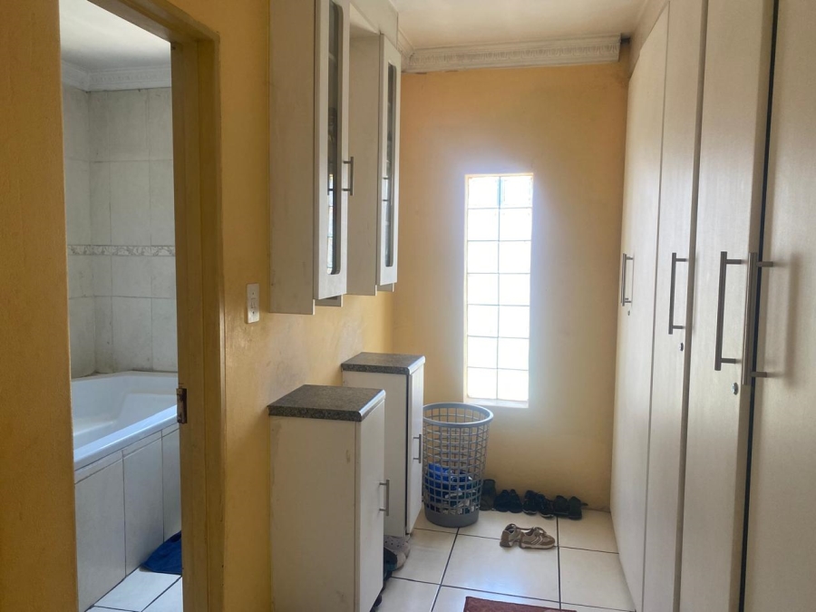 3 Bedroom Property for Sale in Klippoortje Gauteng