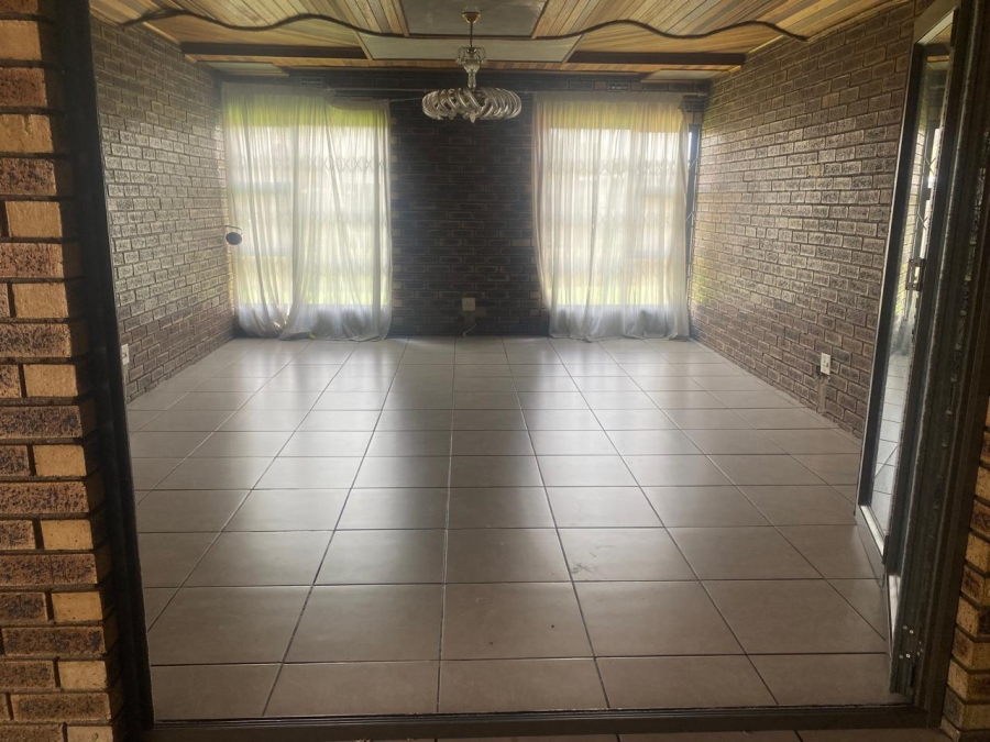 3 Bedroom Property for Sale in Klippoortje Gauteng