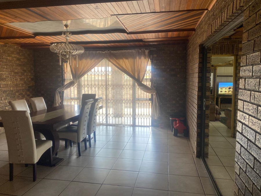 3 Bedroom Property for Sale in Klippoortje Gauteng