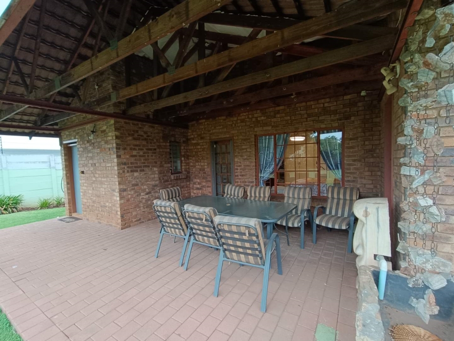 4 Bedroom Property for Sale in Zwartkop Gauteng