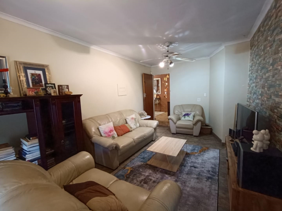 4 Bedroom Property for Sale in Zwartkop Gauteng