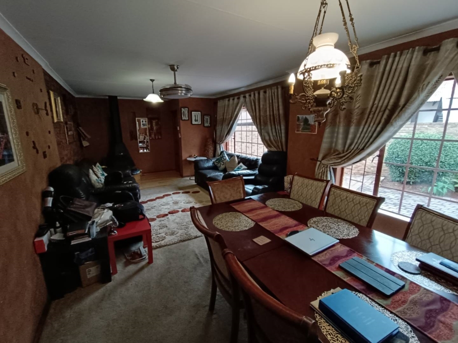 4 Bedroom Property for Sale in Zwartkop Gauteng