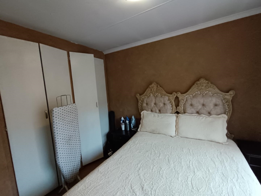 4 Bedroom Property for Sale in Zwartkop Gauteng