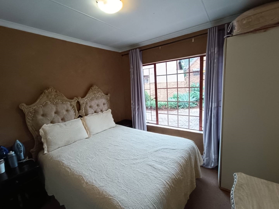 4 Bedroom Property for Sale in Zwartkop Gauteng