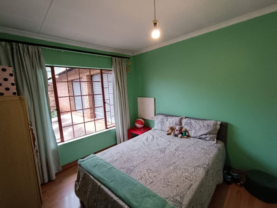 4 Bedroom Property for Sale in Zwartkop Gauteng
