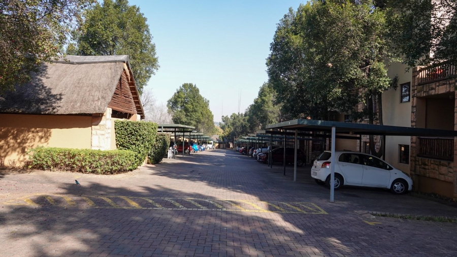 To Let 1 Bedroom Property for Rent in Douglasdale Gauteng