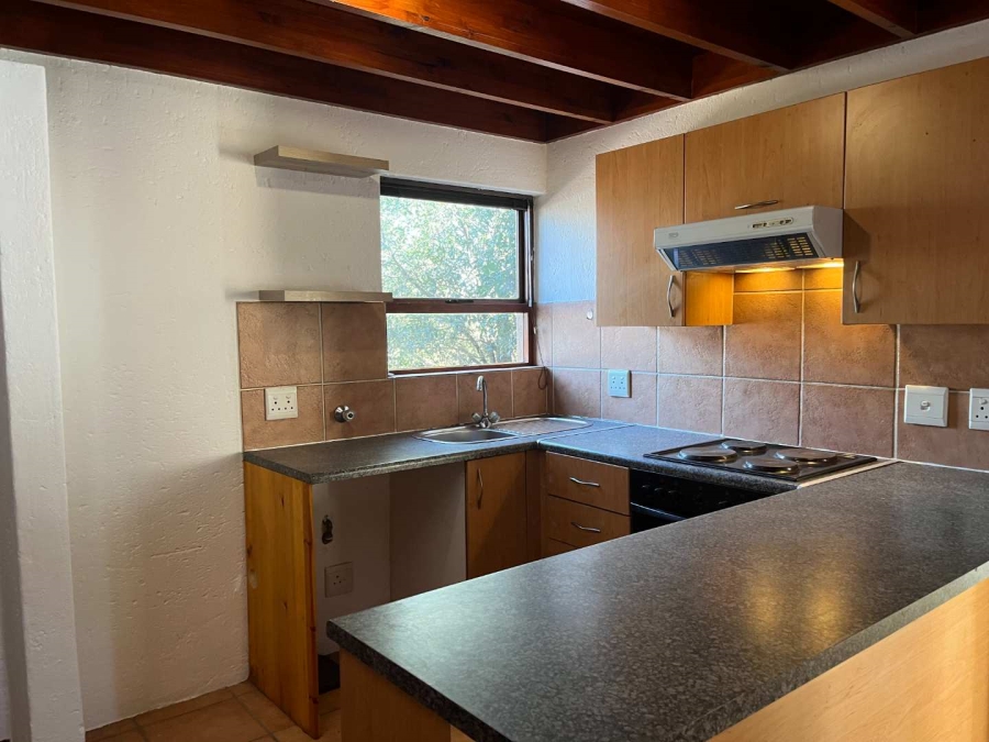 To Let 1 Bedroom Property for Rent in Douglasdale Gauteng