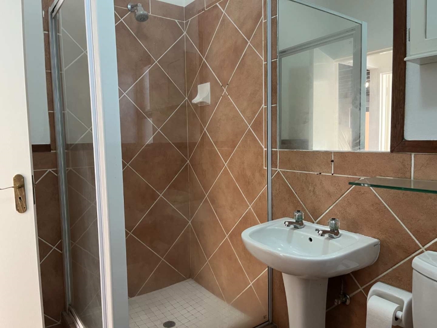 To Let 1 Bedroom Property for Rent in Douglasdale Gauteng