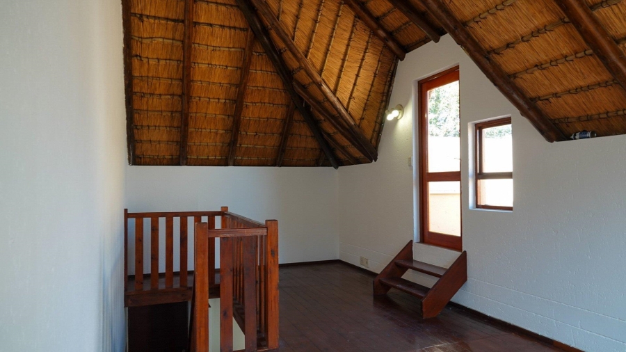 To Let 1 Bedroom Property for Rent in Douglasdale Gauteng