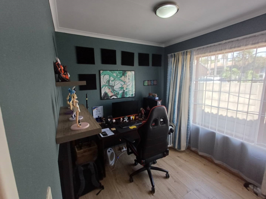 2 Bedroom Property for Sale in Florida Gauteng