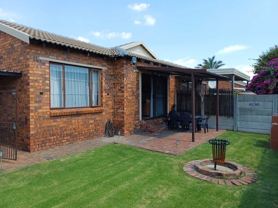 2 Bedroom Property for Sale in Florida Gauteng