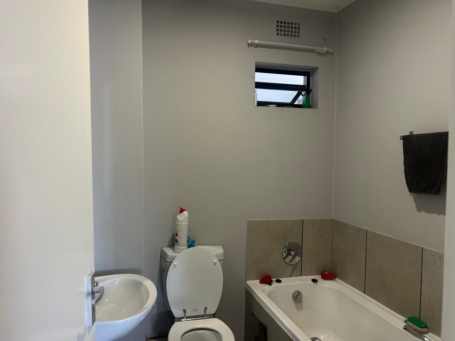 2 Bedroom Property for Sale in Clayville Gauteng