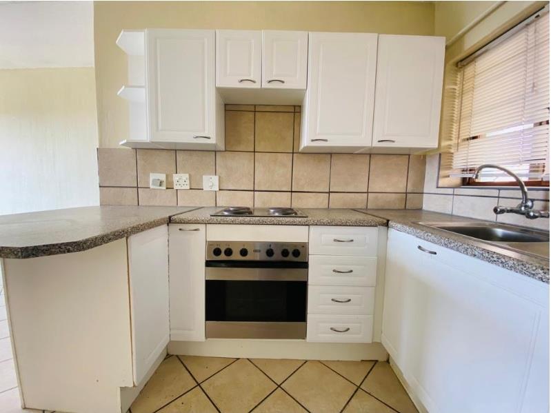 2 Bedroom Property for Sale in Constantia Kloof Gauteng