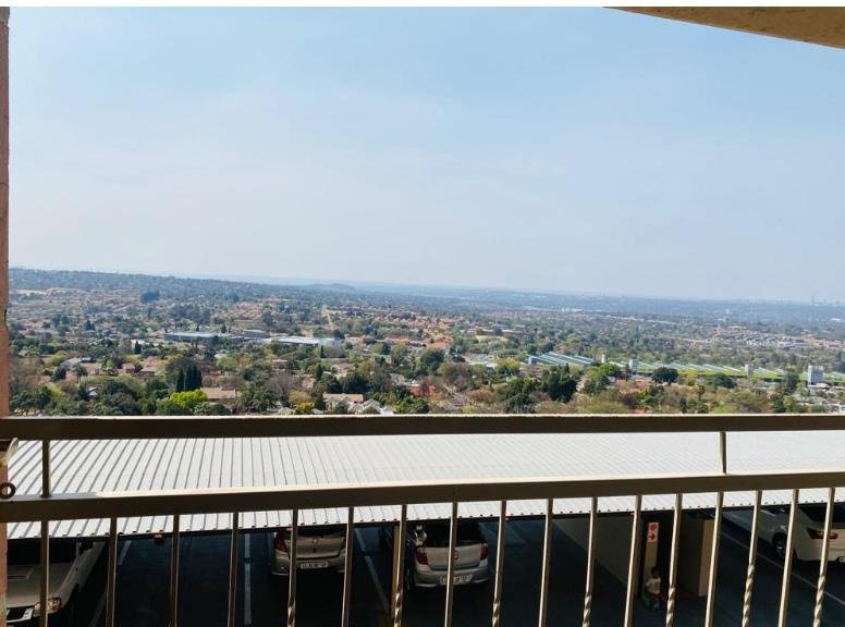 2 Bedroom Property for Sale in Constantia Kloof Gauteng