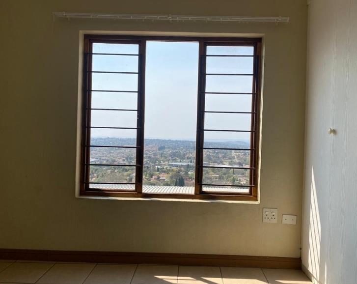 2 Bedroom Property for Sale in Constantia Kloof Gauteng