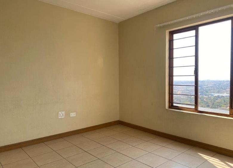 2 Bedroom Property for Sale in Constantia Kloof Gauteng
