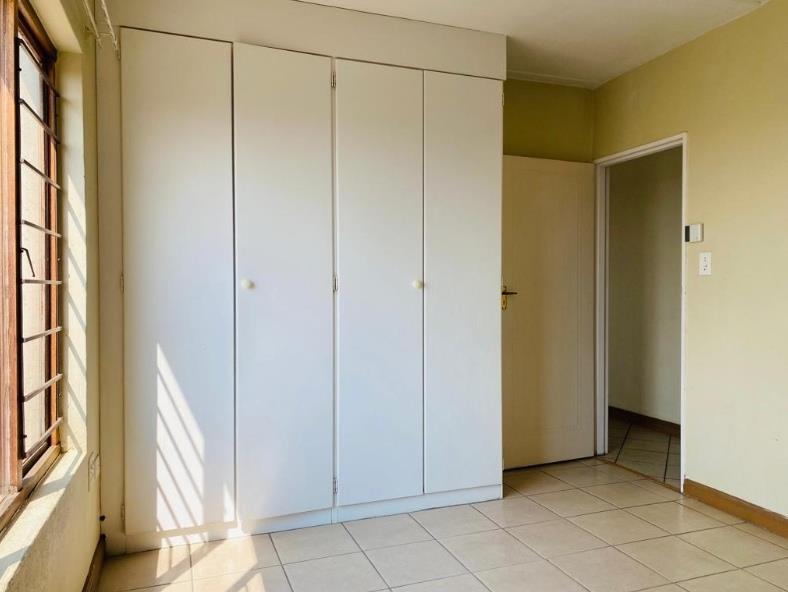 2 Bedroom Property for Sale in Constantia Kloof Gauteng
