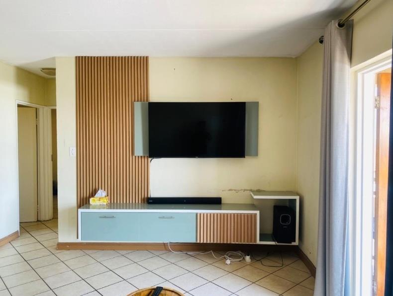 2 Bedroom Property for Sale in Constantia Kloof Gauteng