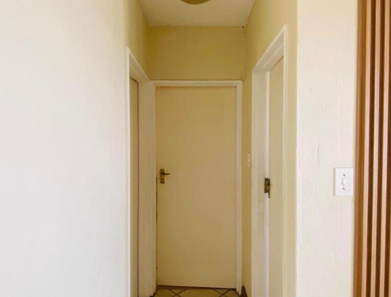 2 Bedroom Property for Sale in Constantia Kloof Gauteng