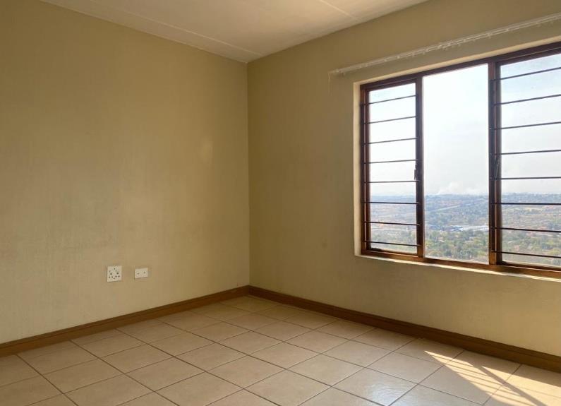 2 Bedroom Property for Sale in Constantia Kloof Gauteng