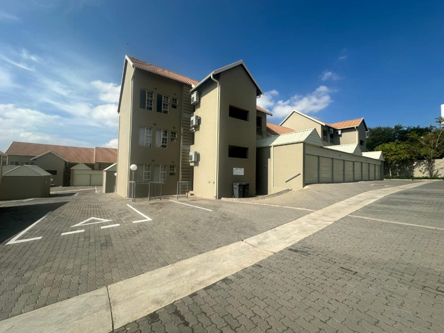 To Let 2 Bedroom Property for Rent in Kosmosdal Gauteng