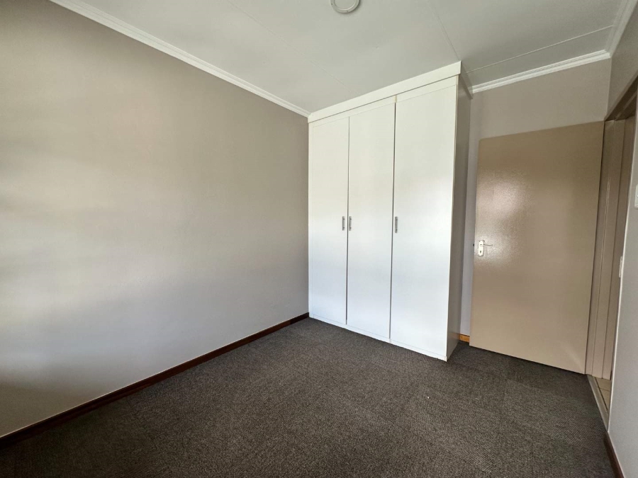 To Let 2 Bedroom Property for Rent in Kosmosdal Gauteng