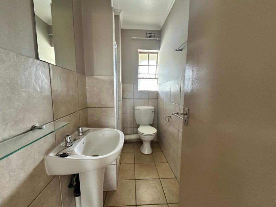 To Let 2 Bedroom Property for Rent in Kosmosdal Gauteng