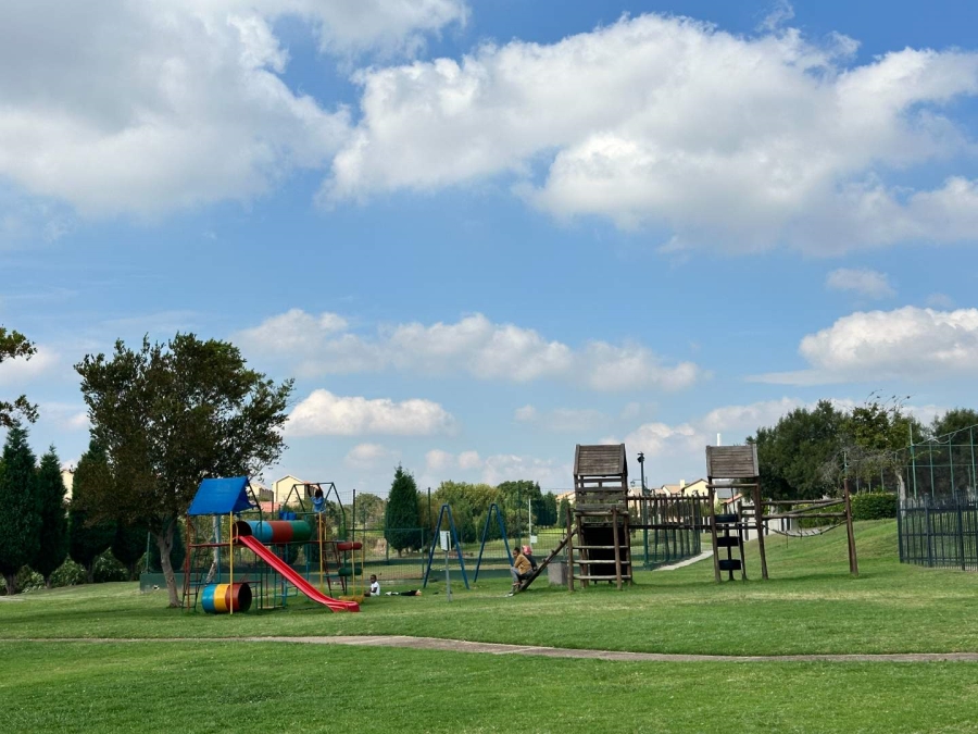 To Let 2 Bedroom Property for Rent in Kosmosdal Gauteng