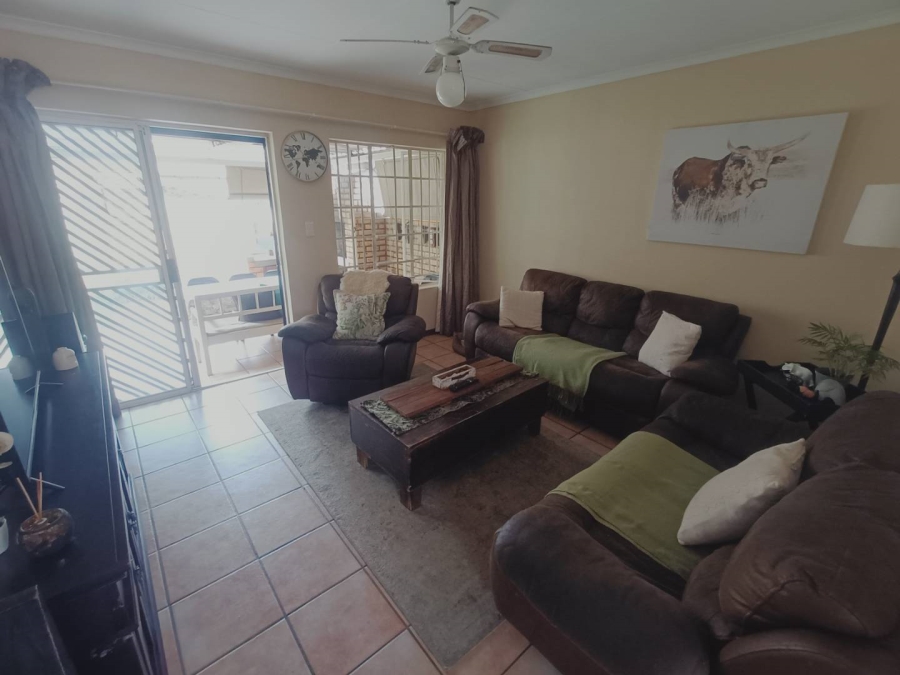 3 Bedroom Property for Sale in Hennopspark Gauteng
