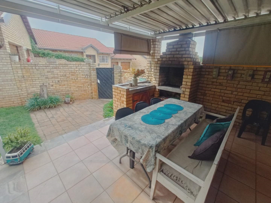 3 Bedroom Property for Sale in Hennopspark Gauteng