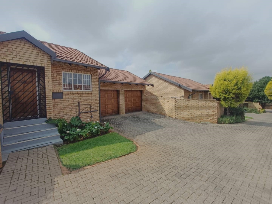 3 Bedroom Property for Sale in Hennopspark Gauteng
