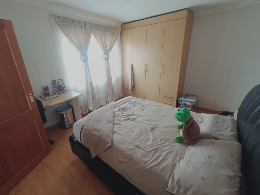 5 Bedroom Property for Sale in Die Hoewes Gauteng