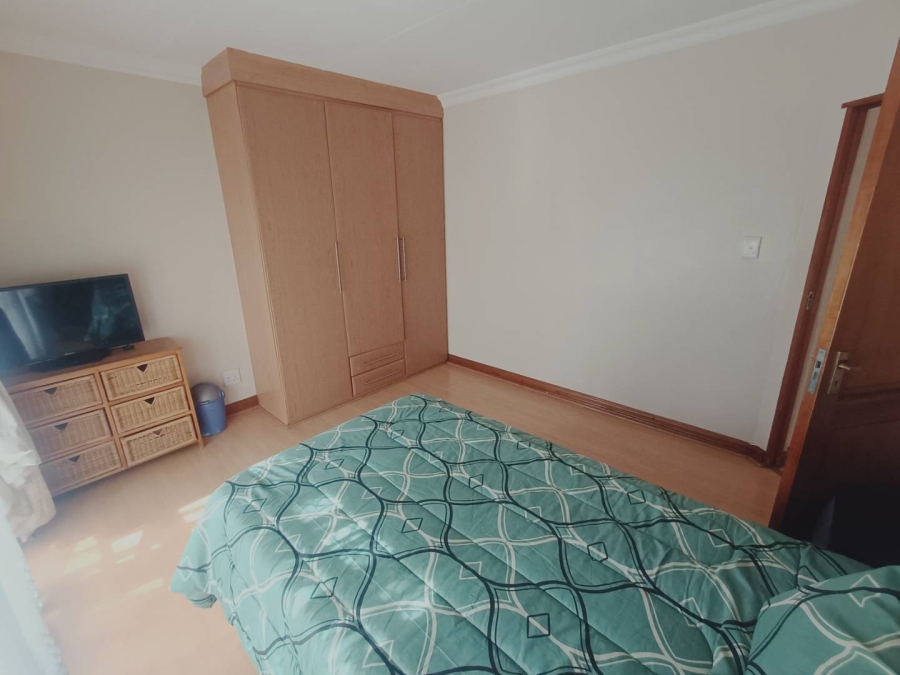 5 Bedroom Property for Sale in Die Hoewes Gauteng