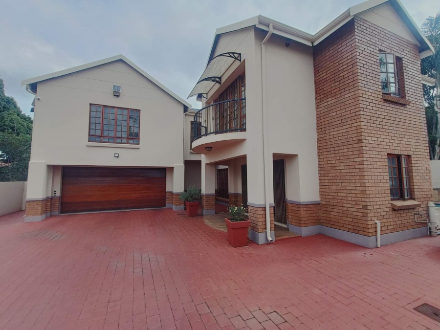 5 Bedroom Property for Sale in Die Hoewes Gauteng