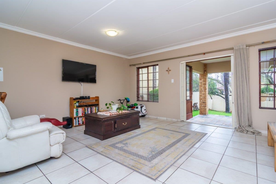 2 Bedroom Property for Sale in Willowbrook Gauteng
